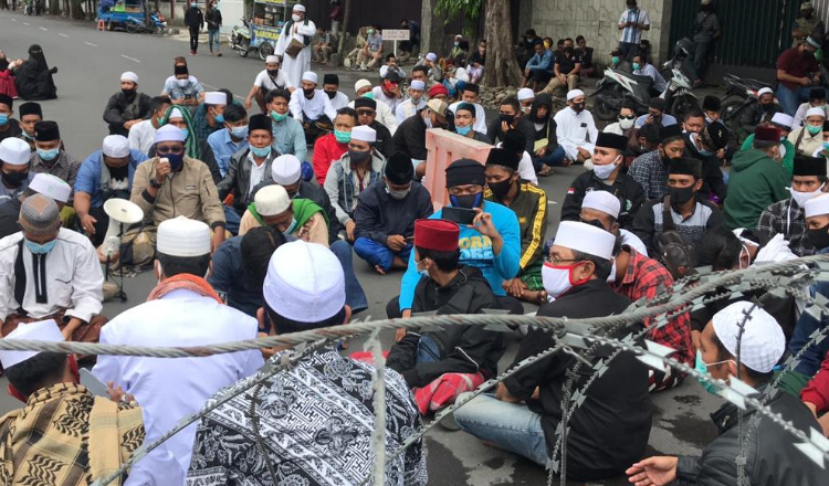 Puluhan Massa AUI Jember, Tuntut Keadilan Bagi Habib Rizieq