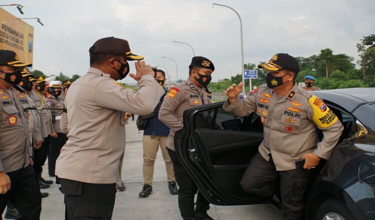 Cek Kesiapan Pos Pam Rest Area 725 A, Wakapolda Jatim Disambut Kapolresta Mojokerto