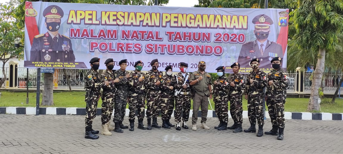 Banser Situbondo Bantu Pengaman Malam Natal di Gereja