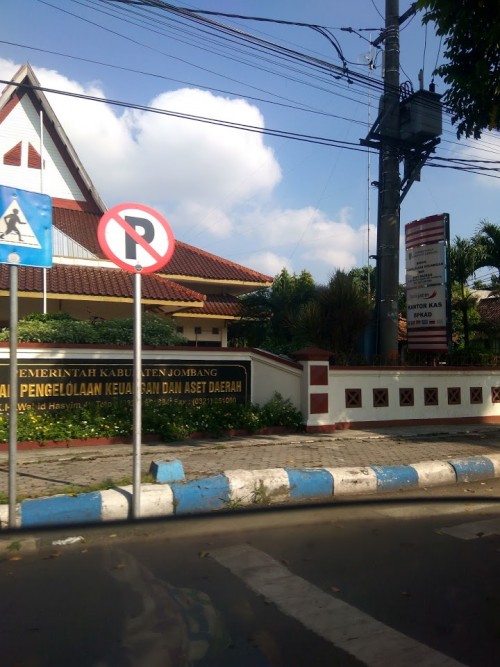 Klaster Perkantoran di Jombang terus Bertambah ,Kepala BPKAD dan Kabag Hukum Positif Covid 19.
