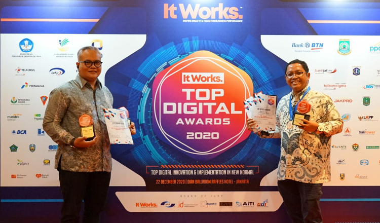 Istimewa, Dirut Petrokimia jadi Top Leader on Digital Impementation 2020