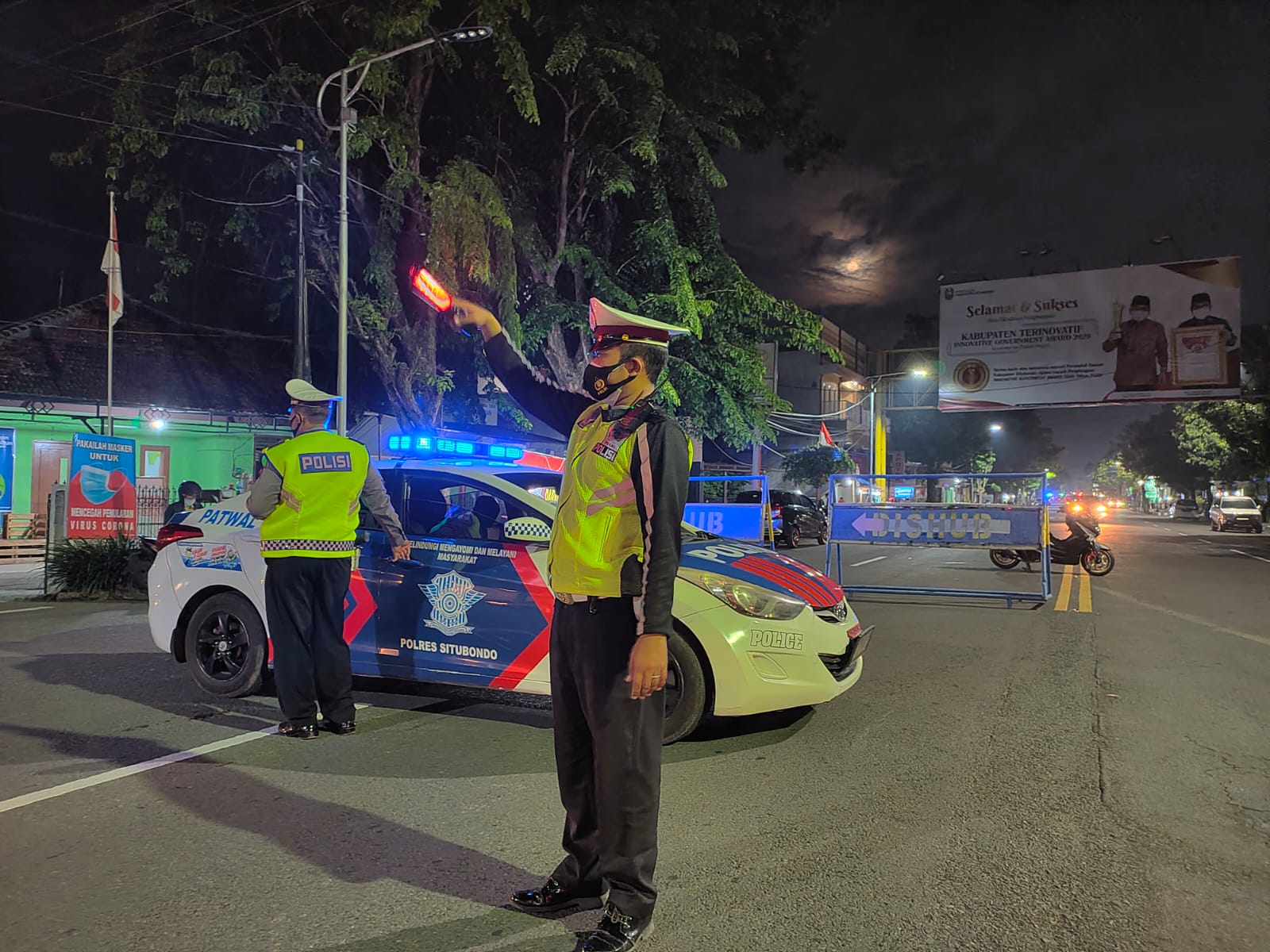 Malam Pergantian Tahun Baru, Petugas Gabungan Sterilkan Pusat Kota Situbondo