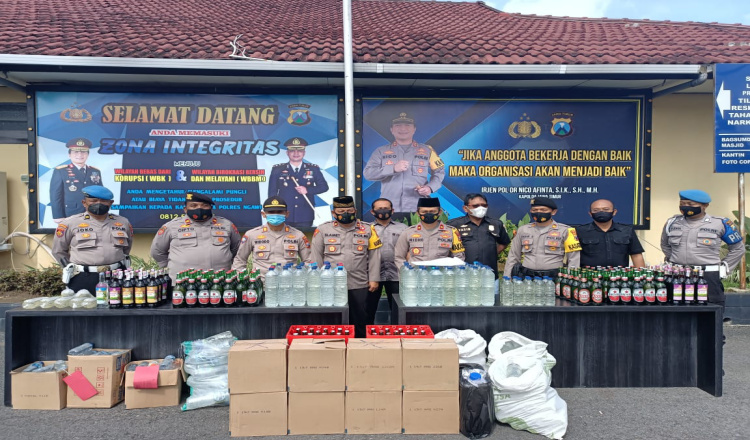 Jelang Tahun Baru, Polres Ngawi Sita 462 Botol Miras
