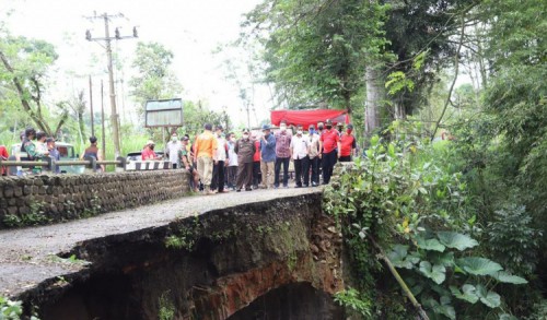 Jembatan Peninggalan Belanda di Jabung Ambrol, Bupati Malang Target Maret Mulai Pengerjaan