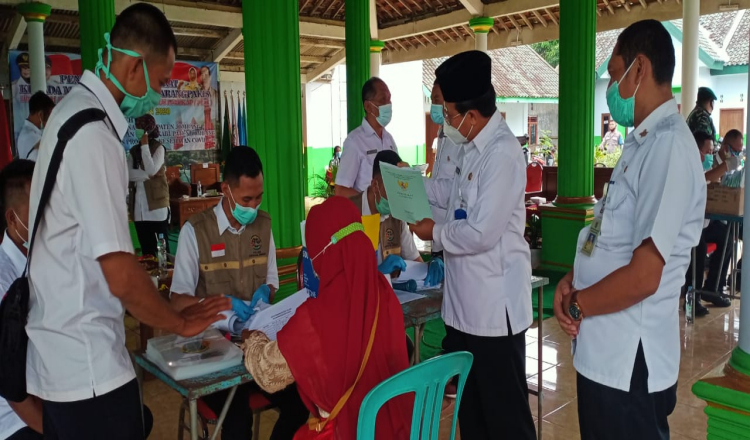 660 warga desa Karangpakis Kabuh Menerima Sertipikat dari Program PTSL 