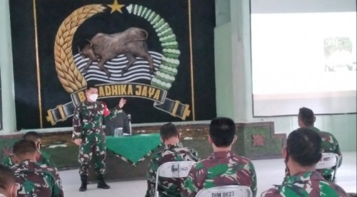 Dandim  0823 Sosialisasikan Dukungan TNI Pada Program Vaksinisasi COVID-19