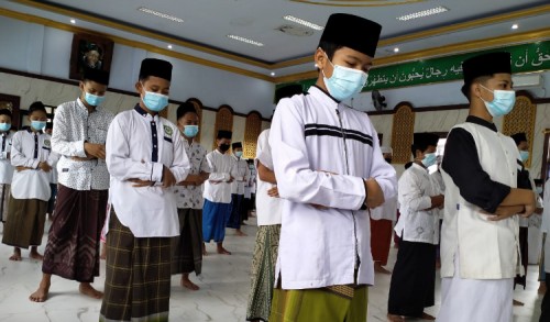 Pesantren Al-Aqobah Diwek Jombang Laksanakan Salat Gaib untuk Syekh Ali Jaber