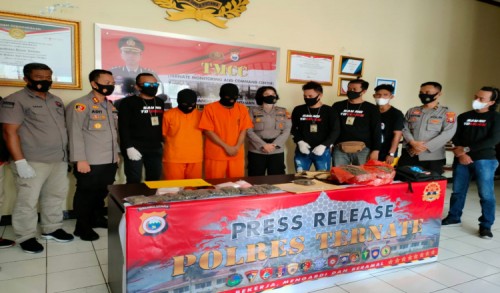 Bawa 2 kg Ganja dan 10 Paket Shabu, Polisi Bekuk Pemuda Asal Tidore