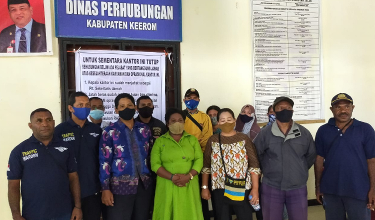 Giliran Kantor Dishub Keerom Yang Dipalang Pegawainya, Ada Apa ?