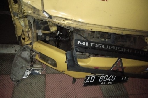 Tabrakan, Truk VS Sepeda Motor Istri Wafat Suami Kritis 