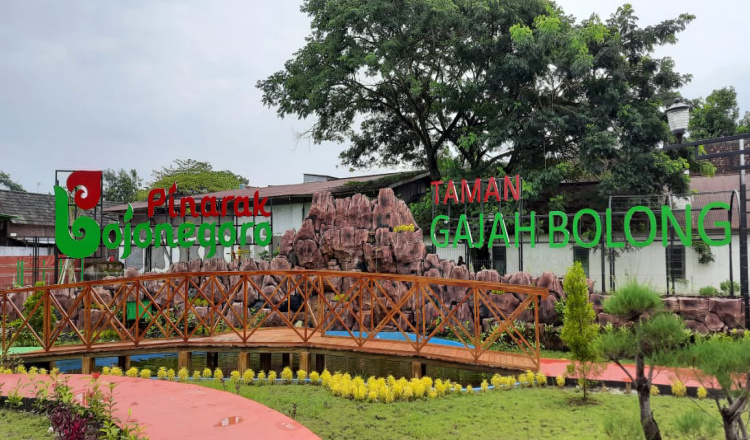 Sejuta Manfaat dibalik Indahnya Taman Gajah Bolong Baureno-Bojonegoro