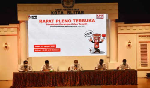 KPU Kota Blitar Tetapkan Pasangan Santoso - Tjutjuk Pemenang Pilwali Kota Blitar 2020