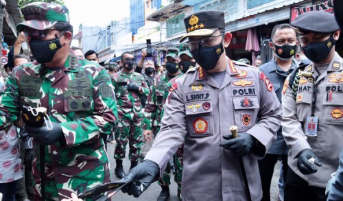 Panglima TNI dan Kapolri Pantau Prokes di Pasar Tanah Abang