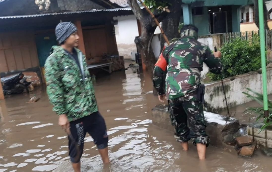 Akibat Hujan Deras dan Plengsengan Jebol, Ratusan Rumah Penduduk Terkenang Banjir