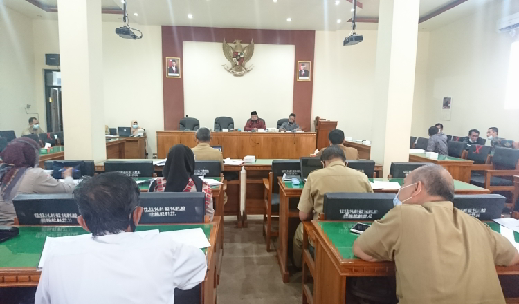 Satu Pasal Tersisa, Pansus II DPRD Trenggalek Skors Pembahasan Ranperda Merger Bank 
