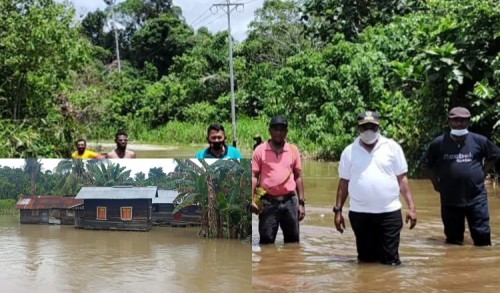 Wabup Piter Gusbager Tinjau Warganya, Pasca Banjir di Keerom