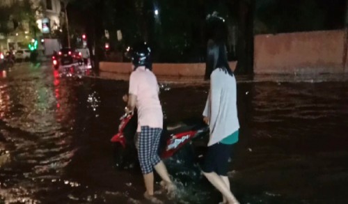 Hujan Deras di Banyuwangi, Sejumlah Ruas Jalan Terendam Banjir