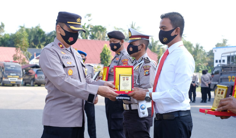 Berhasil Ungkap 15 Kilogram Sabu, 23 Personel Polres Aceh Utara Diberi Penghargaan