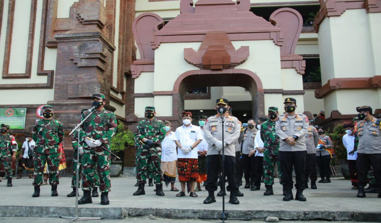 Panglima TNI dan Kapolri Kelilingi Dua Pasar di Bali, Pantau Penegakan Protokol Covid-19