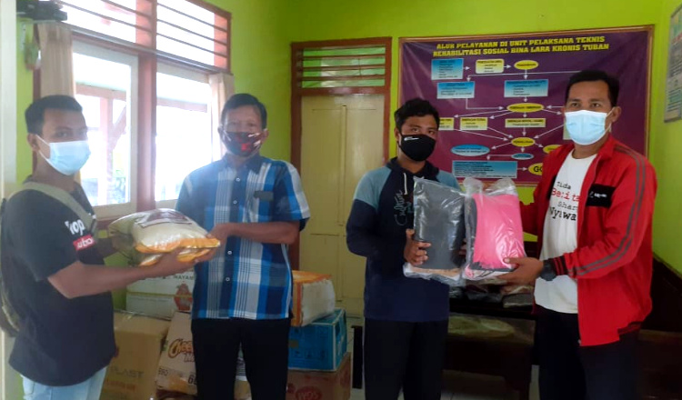 FBT Distribusikan Pakaian dan Sembako Kepada Eks Penderita Kusta di Tuban