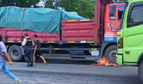 Tragis, Pemotor Ibu dan Anak di Tuban Terlindas Truk Tronton