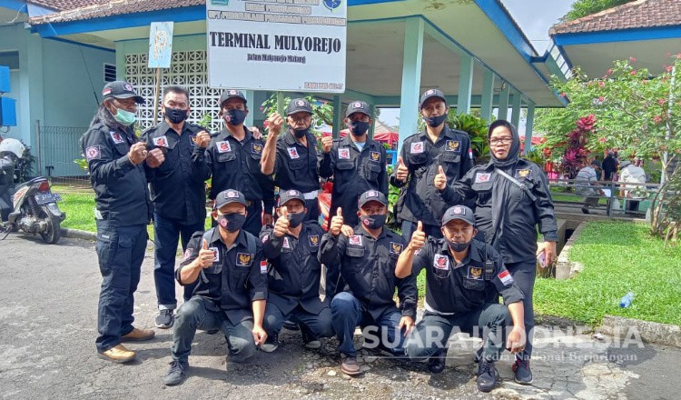 Tekan Angka Covid-19, Kader Militan Kota Malang Bagikan 1000 Masker Gratis