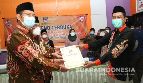 KPU Tetapkan, Yuhronur Efendi - Abdul Rouf Jadi Bupati dan Wakil Bupati Lamongan