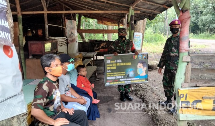 Koramil Banyuputih Himbau Protkes Covid-19 Di wilayah Perbatasan Situbondo