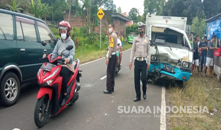 Truk vs Pick Up di Banyuwangi, Satu Pengemudi Patah Tulang