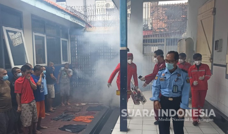 Cegah Demam Berdarah, Rutan Situbondo Lakukan Fogging 