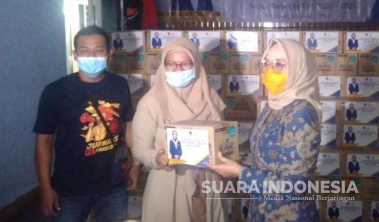 Anggota DPR RI Sri Wahyuni Bagikan Bantuan untuk Bumil dan Balita di Ponorogo
