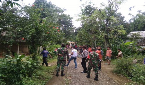 Warga Kendal Ngawi Gempar, Seorang Perempuan Ditemukan Tewas Gantung Diri
