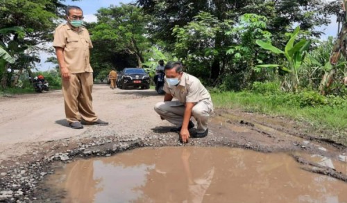 Wabup Ngawi Cek Kondisi Jalan, Milyaran Rupiah Digelontorkan untuk Perbaikan