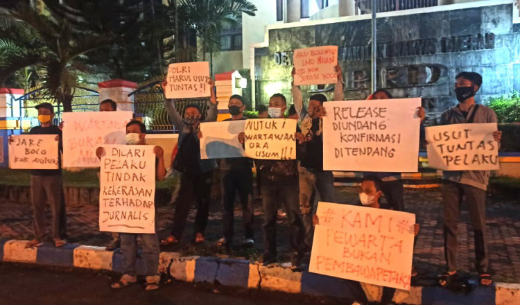 Aksi Solidaritas Jurnalis Ponorogo, Kecam Pelaku Penganiayaan Wartawan di Surabaya
