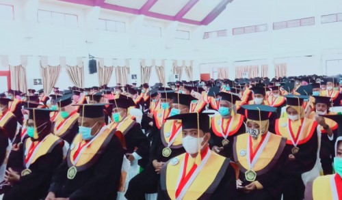 Hari Pertama, Univeristas Khairun Ternate Wisudakan 500 Mahasiswa