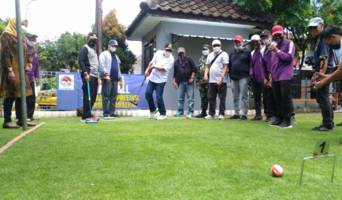 Jajal Olahraga Gateball, Wali Kota Malang: Susah Tapi Menarik