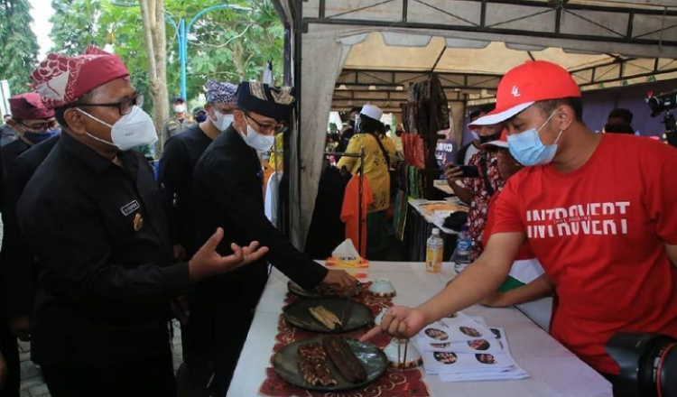 Dinas Pengairan Banyuwangi Gelar Festival Oling, Ajak Masyarakat Nikmati Kuliner Lokal di Pinggir Sungai