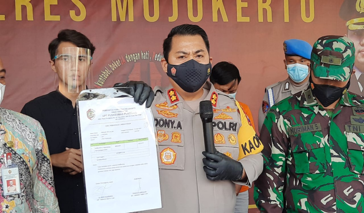 Diduga Palsukan Surat Bebas Covid-19, Oknum Pegawai Puskemas di Mojokerto Diamankan Polisi