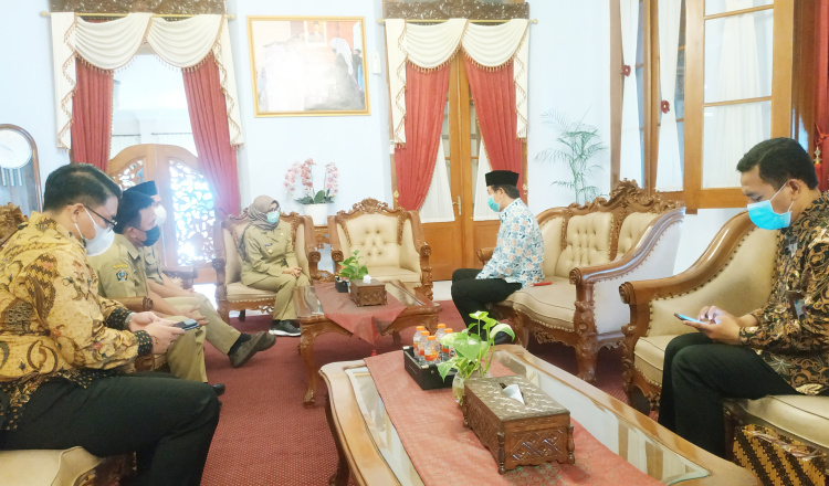 Bertemu BKKBN Jatim, Bupati Rini Dukung Pelaksanaan Program Bangga Kencana di Kabupaten Blitar 