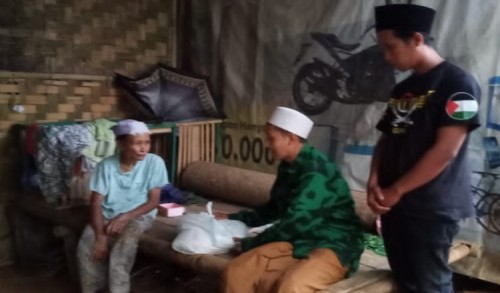 GPK Purworejo Berikan 250 Paket Sembako kepada Lansia Terdampak Pandemi Covid-19