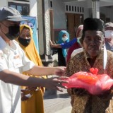 Komunitas Raung 4X4 Jember, Berbagi Ratusan Sembako di Desa Maelang Wuluhan