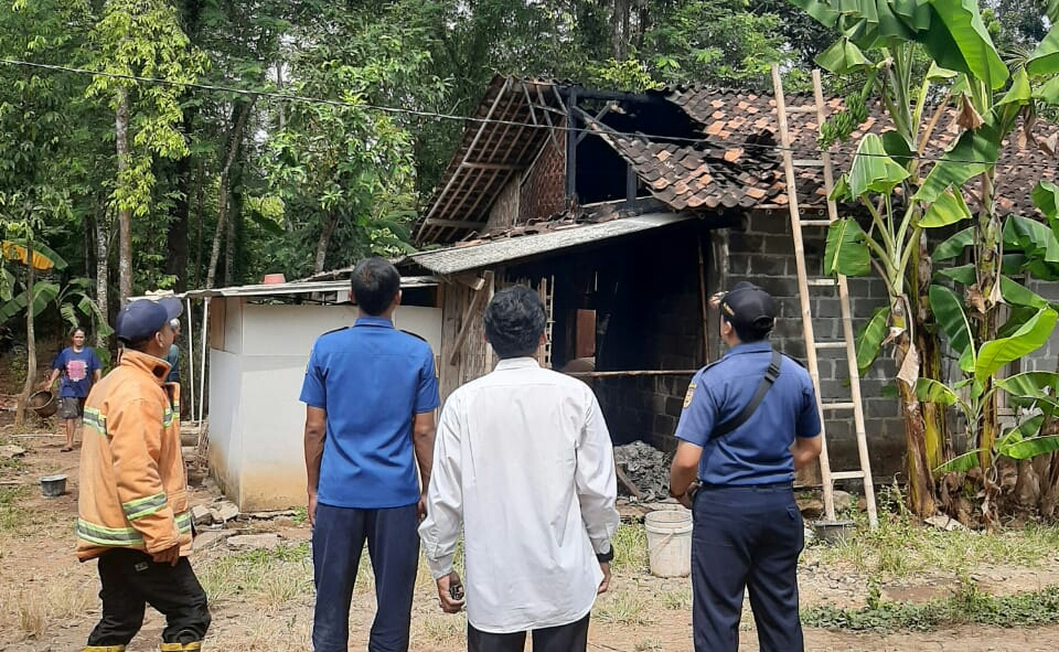 Lupa Matikan Tungku, Dapur Rumah Warga di Purworejo Ludes Terbakar