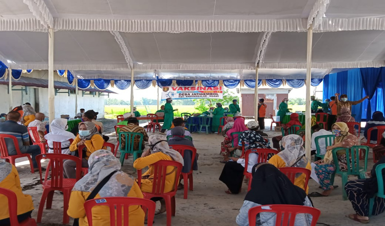 Masyarakat Ngawi Mulai Terima Vaksin, Desa Jatigembol Prioritaskan Lansia