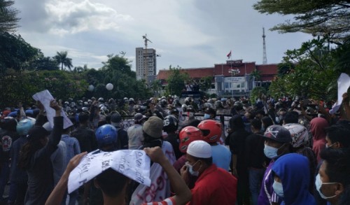Masyarakat Madura Ngeluruk Balai Kota Surabaya, Protes Penyekatan di Suramadu