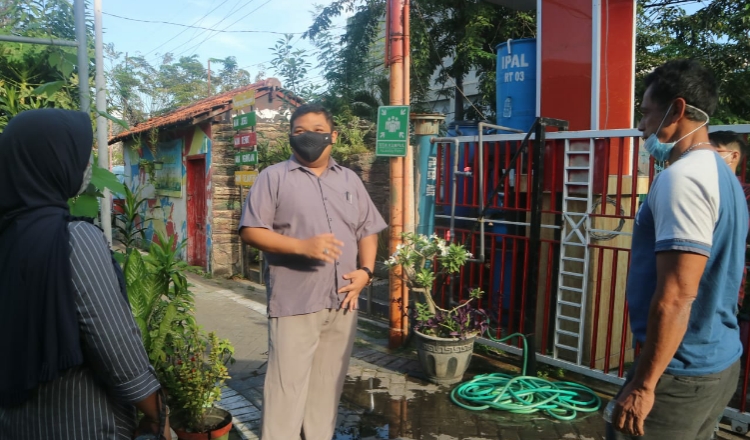 Politisi PDIP Tengok Kehidupan Guyub Warga Kampung Cendana Perak Barat