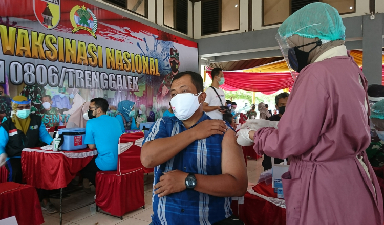 DPRD Dukung Pemkab Trenggalek Maksimalkan Vaksinasi Masal