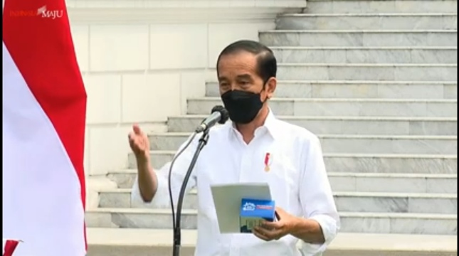 Jokowi Mulai Bagikan Ratusan Ribu Obat dan Vitamin bagi Pasien Isoman