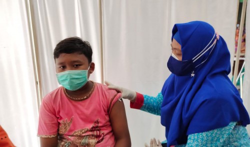 Puluhan Anak Remaja di Situbondo Ikuti Vaksinasi Covid-19 Tahap Pertama