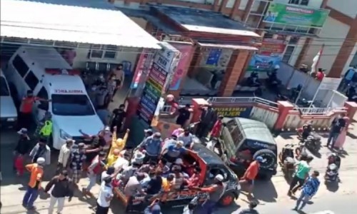Puluhan Massa Luruk Puskesmas di Bondowoso, Jemput Paksa Jenazah Pasien Covid-19