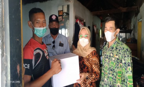Pemerintah Desa Banjarsari Jombang Gelontorkan Bantuan untuk Warga Isoman